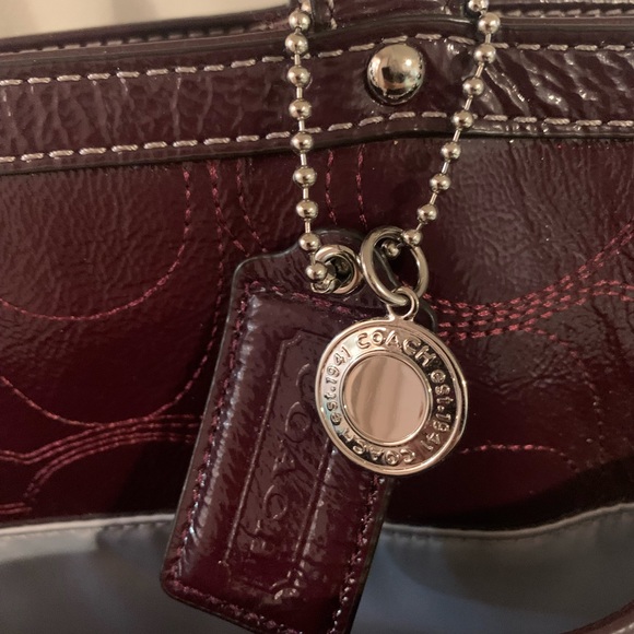 Coach signature Oversized Plum multi pockets tote adjustable shoulder st… - Picture 5 of 16